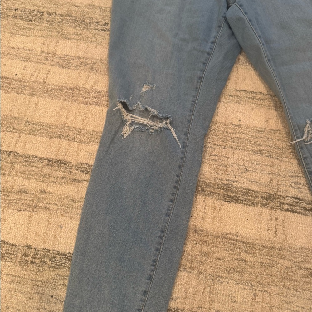 Universal Thread Blue Skinny Jeans with Distressed Details - Picture 2 of 5